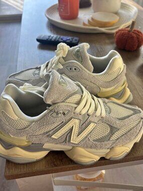 New Balance 9060 woman's 5.5